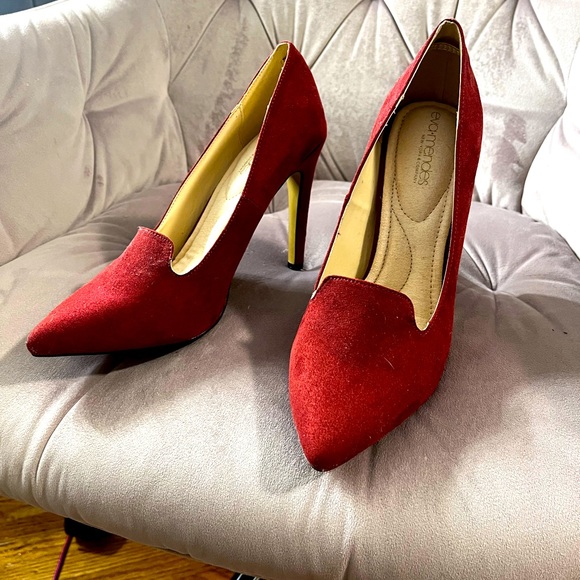 Red heels - Picture 3 of 3